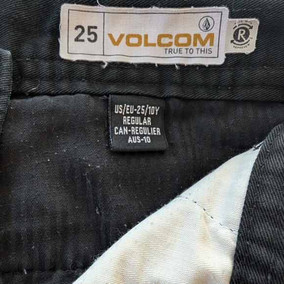 Boys Volcom shorts, black, size 25 - Picture 5 of 5